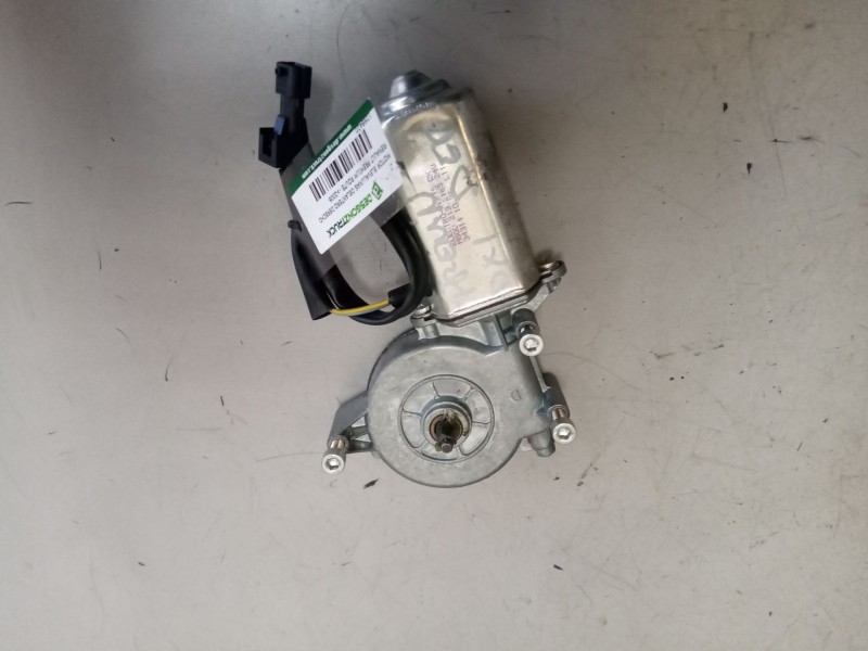 Recambio de motor elevalunas delantero derecho para renault premium route 2006 10.8 diesel referencia OEM IAM   