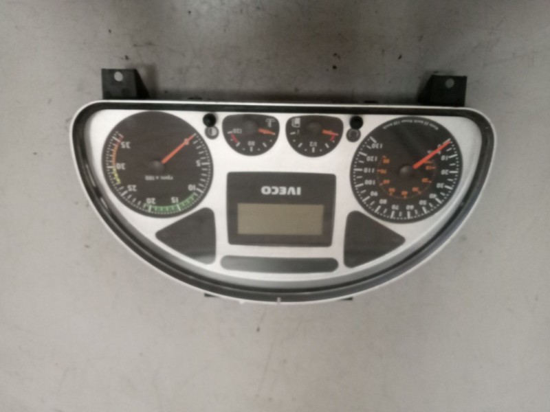 Recambio de cuadro instrumentos para iveco andecar iv 3 . referencia OEM IAM 504101675  