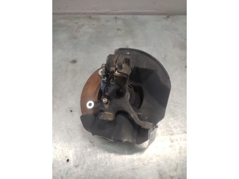 Recambio de mangueta delantera izquierda para bmw serie 3 berlina (e46) 320d referencia OEM IAM   