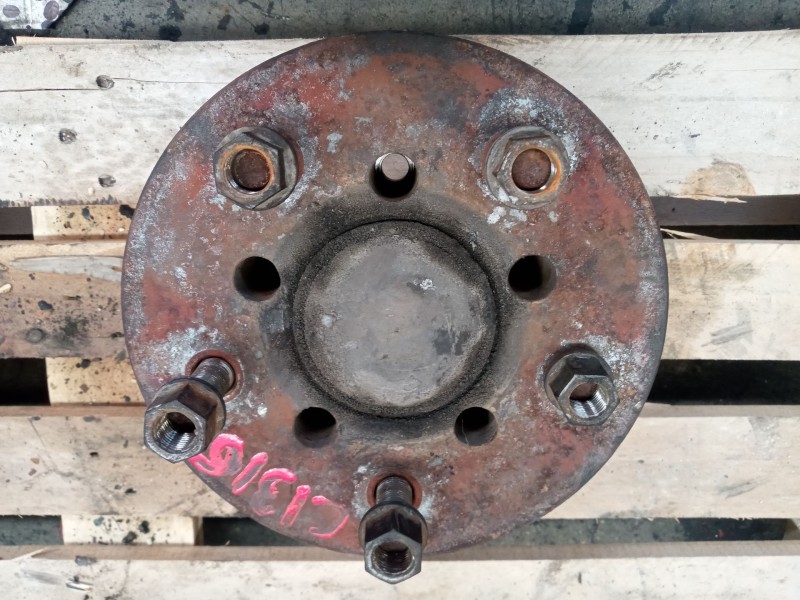 Recambio de buje delantero para nissan cabstar e 3.0 diesel referencia OEM IAM 402049X201  