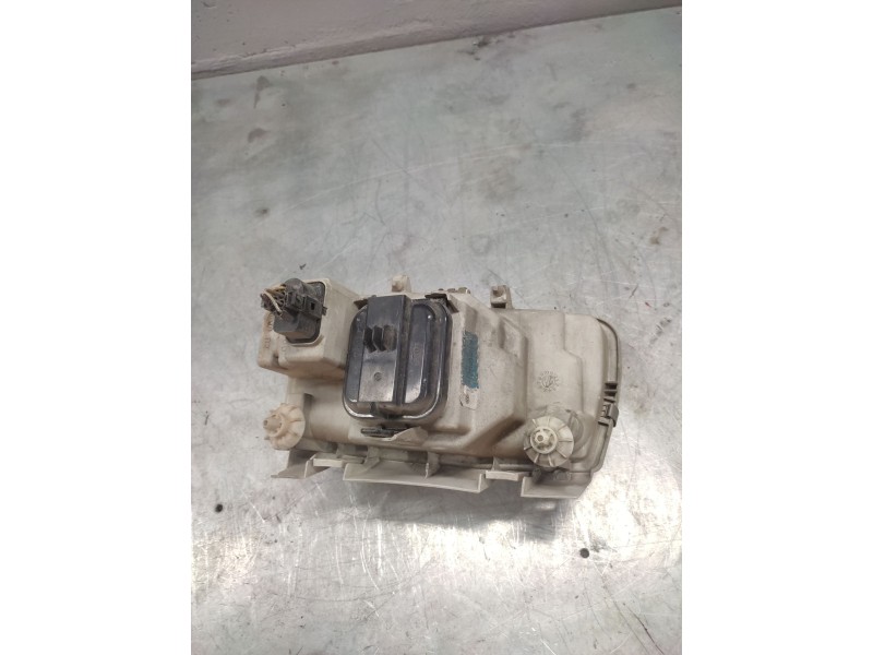 Recambio de faro derecho para volkswagen polo berlina (6n1) básico referencia OEM IAM   
