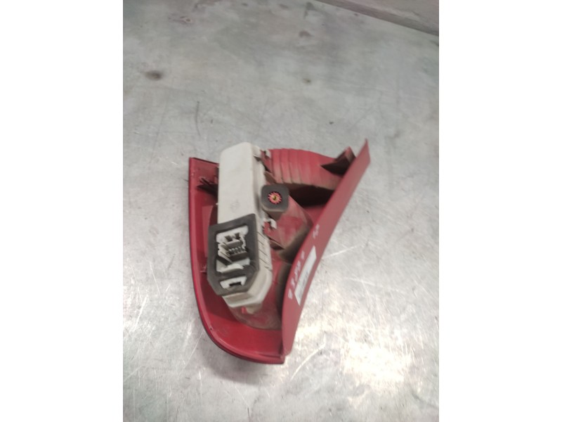 Recambio de piloto trasero izquierdo para renault clio ii fase ii (b/cb0) authentique referencia OEM IAM   