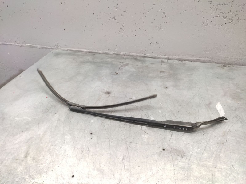 Recambio de brazo limpia delantero derecho para peugeot 307 berlina (s2) 1.6 hdi referencia OEM IAM   