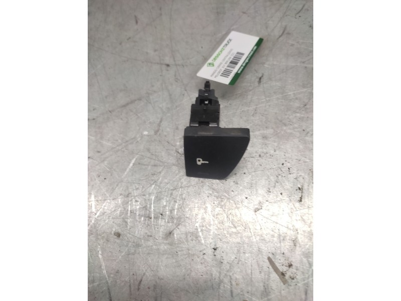 Recambio de mando cierre centralizado para peugeot 307 berlina (s2) 1.6 hdi referencia OEM IAM  4 PINS 