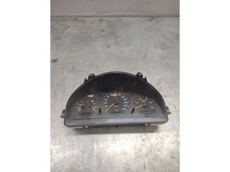 Recambio de cuadro instrumentos para mercedes-benz clase m (w163) 270 cdi (163.113) referencia OEM IAM A1635404011  