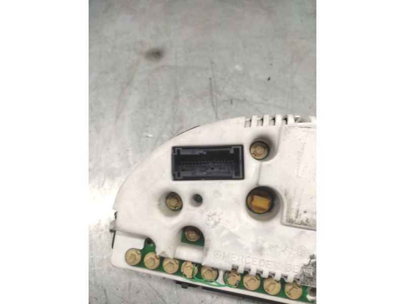 Recambio de cuadro instrumentos para mercedes-benz clase m (w163) 270 cdi (163.113) referencia OEM IAM A1635404011  