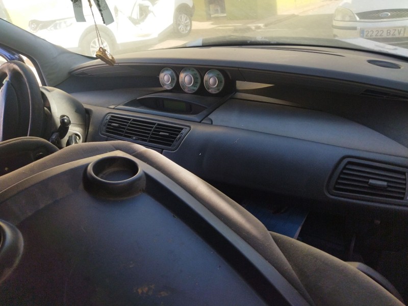 peugeot 807 (eb_) del año 2004