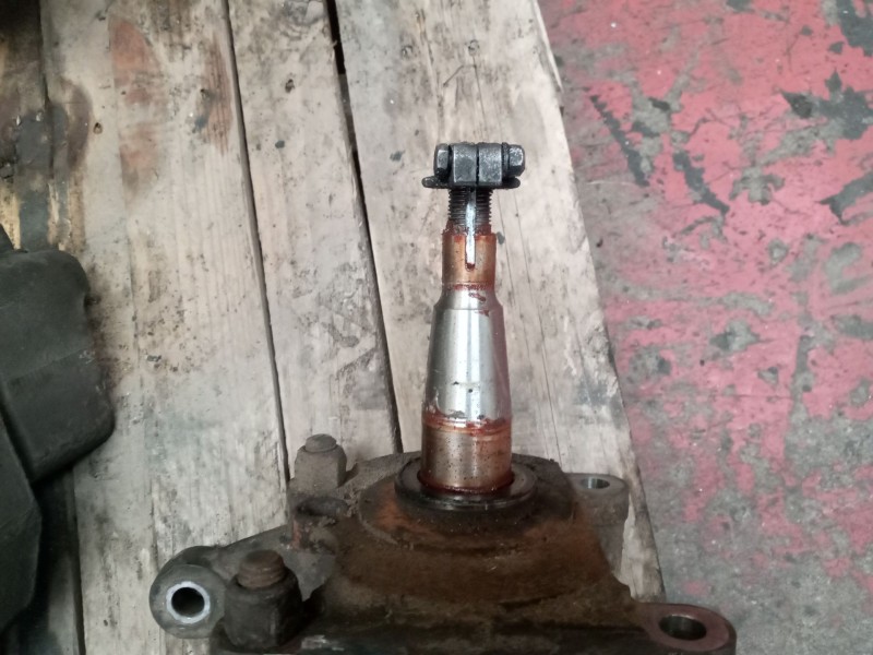 Recambio de mangueta delantera izquierda para nissan cabstar e 3.0 diesel referencia OEM IAM   