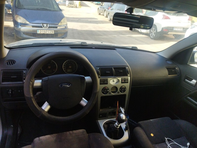ford mondeo iii sedán (b4y) del año 2002