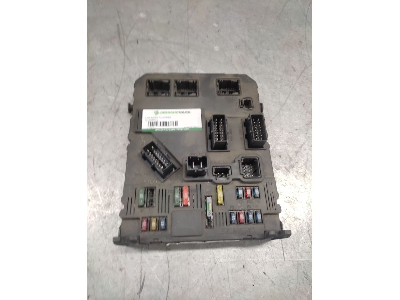 Recambio de caja reles / fusibles para citroën c3 1.4 magic referencia OEM IAM 9650585780 BSI S118085200