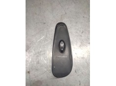 Recambio de mando elevalunas delantero derecho para hyundai coupe (gk) 2.0 fx full referencia OEM IAM 9358027000  