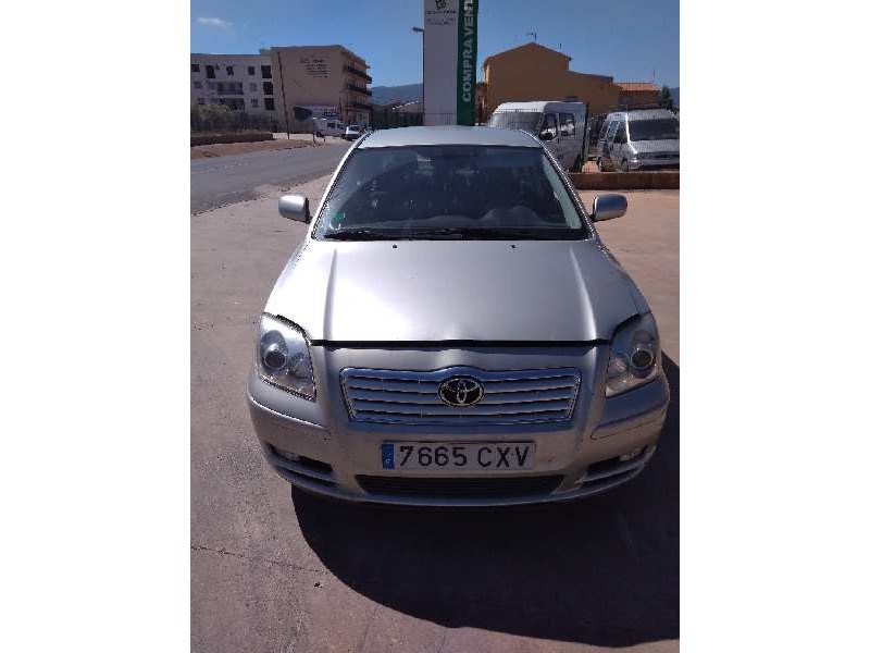 toyota avensis berlina (t25) del año 2004