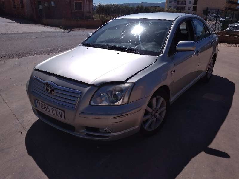 toyota avensis berlina (t25) del año 2004