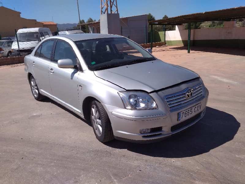 toyota avensis berlina (t25) del año 2004