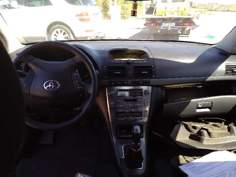 toyota avensis berlina (t25) del año 2004