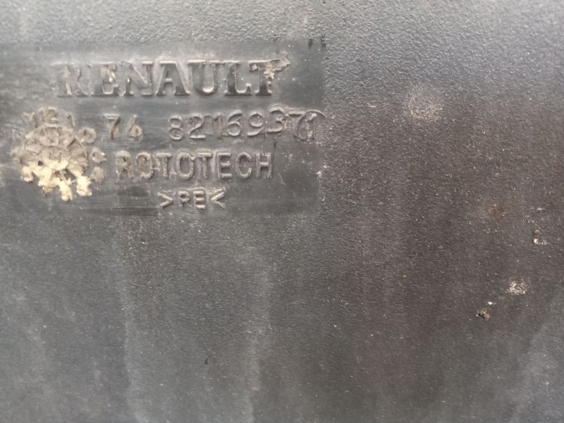 Recambio de deposito adblue para renault magnum ab 2005 12.8 diesel referencia OEM IAM 7482169371  7482299201