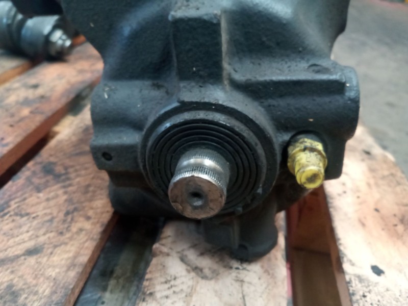 Recambio de caja direccion para volvo touring b7r autobus referencia OEM IAM 21824459  8098956183