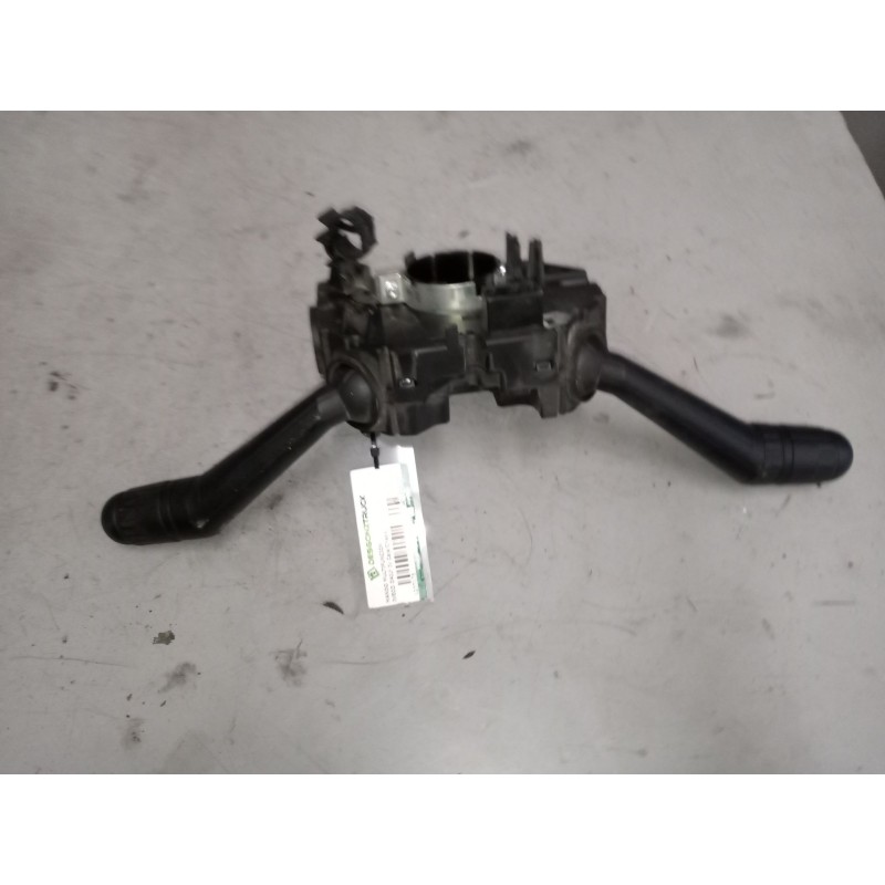 Recambio de mando multifuncion para iveco daily iv caja/chasis 35c15 referencia OEM IAM 5801320127 MANDO LIMPIA MANDO LUCES