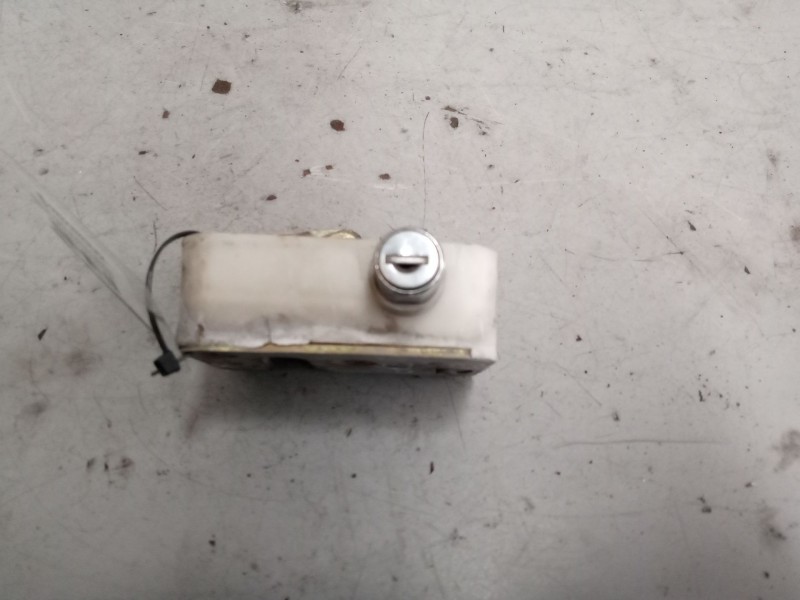 Recambio de cerradura puerta delantera derecha para renault m 180/210/230.13/16 midliner referencia OEM IAM   