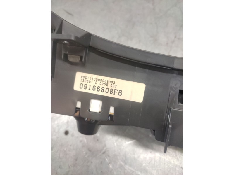 Recambio de cuadro instrumentos para opel corsa c club referencia OEM IAM 09166808FB  