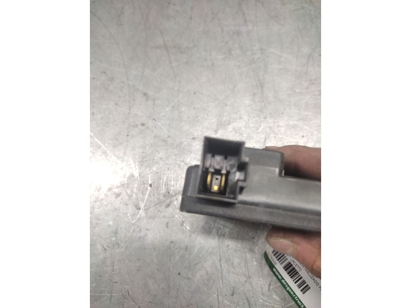 Recambio de motor cierre centralizado porton para chevrolet lacetti cdx referencia OEM IAM 96518906  2 PINS