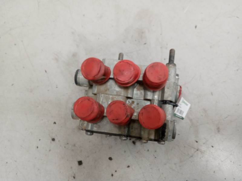 Recambio de valvula aire para iveco eurocargo referencia OEM IAM 4728801060  