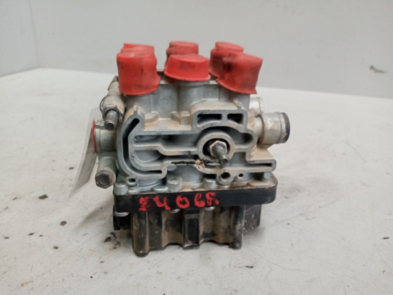 Recambio de valvula aire para iveco eurocargo referencia OEM IAM 4728801060  