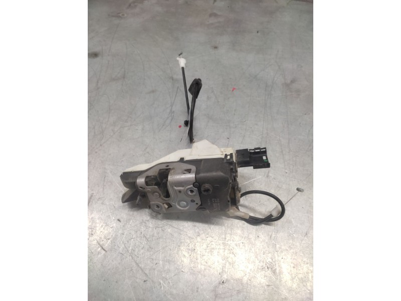 Recambio de cerradura puerta delantera izquierda para peugeot 308 confort referencia OEM IAM 567148  6 PINS