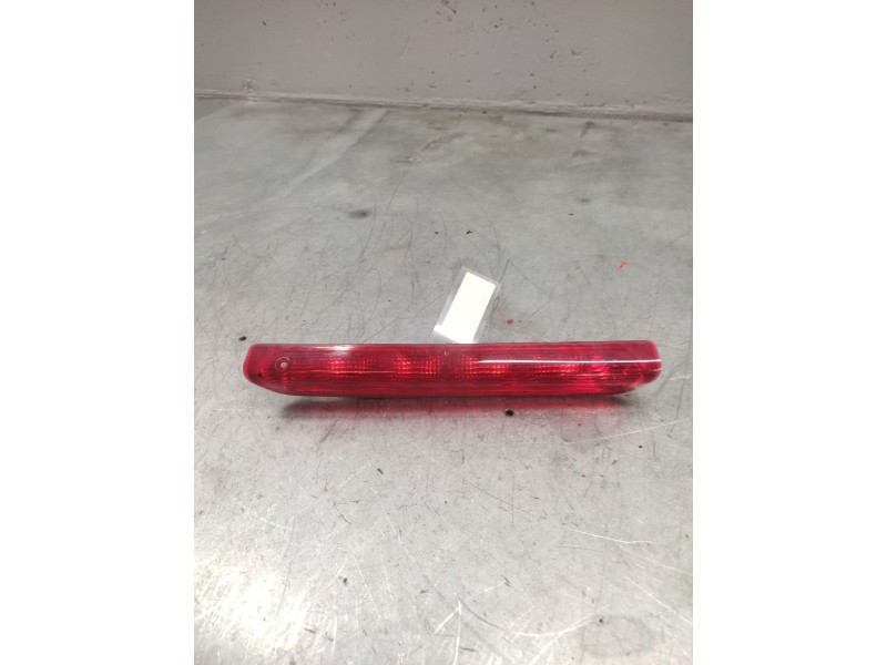 Recambio de luz central de freno para peugeot 308 confort referencia OEM IAM 9680426580  