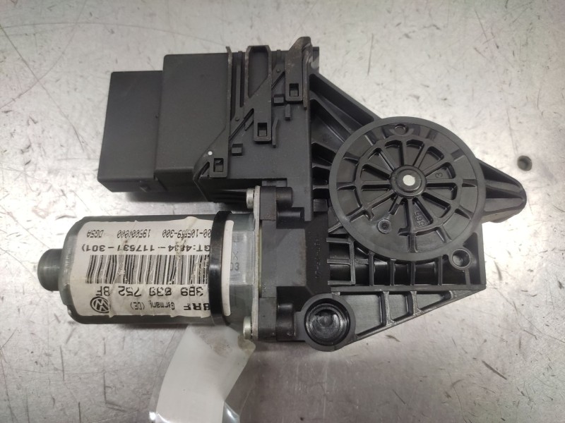 Recambio de motor elevalunas trasero derecho para volkswagen passat variant (3b6) referencia OEM IAM 3B9839752BF  