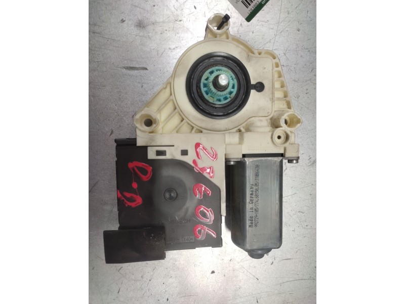 Recambio de motor elevalunas delantero derecho para volkswagen passat berlina (3c2) advance referencia OEM IAM 1K0959792L  F005S