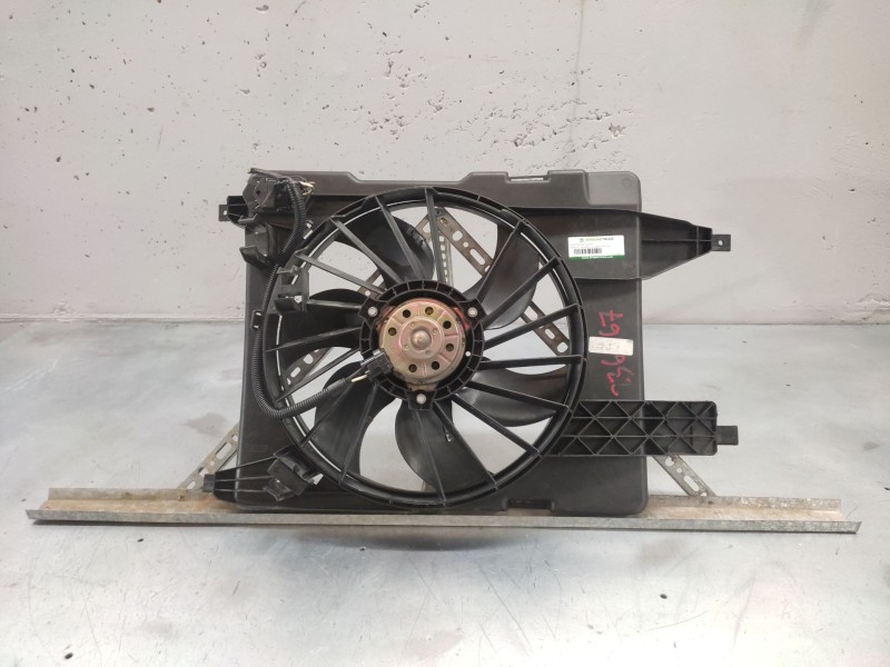 Recambio de electroventilador para renault megane ii classic berlina confort authentique referencia OEM IAM 8200222998  