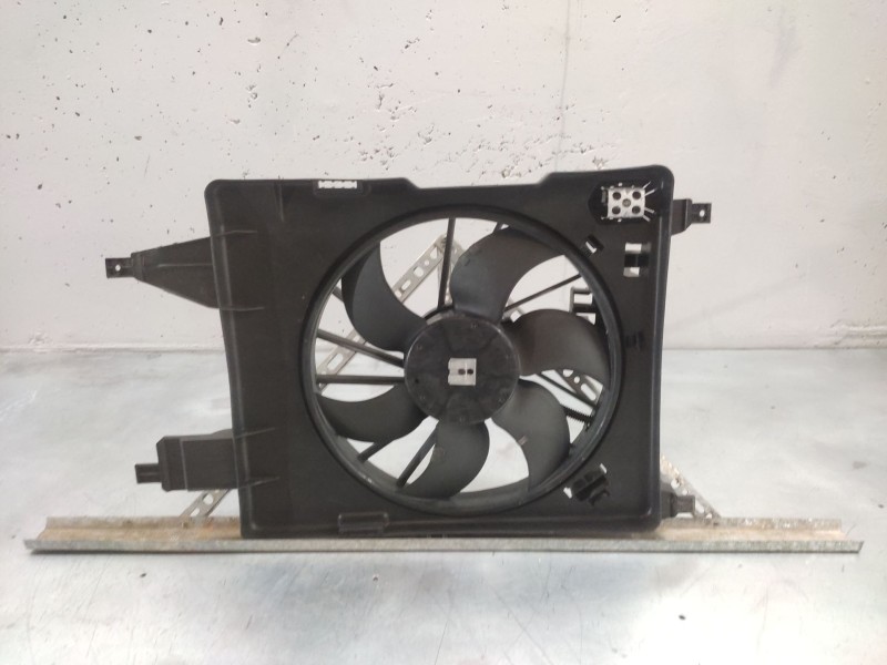 Recambio de electroventilador para renault megane ii classic berlina confort authentique referencia OEM IAM 8200222998  