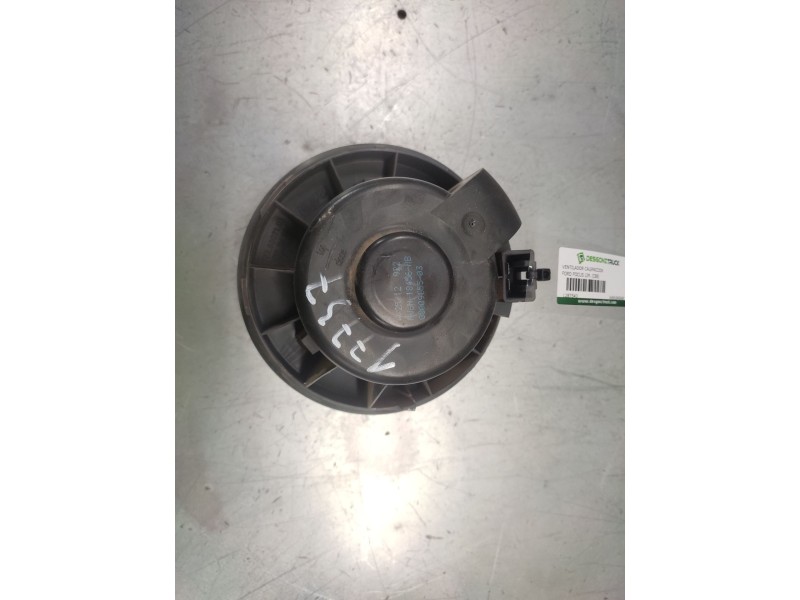 Recambio de ventilador calefaccion para ford focus lim. (cb8) titanium referencia OEM IAM AV6N18456AB  2 PINS
