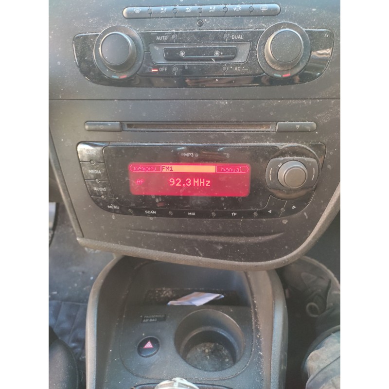 Recambio de sistema audio / radio cd para seat leon (1p1) 1.9 tdi referencia OEM IAM   