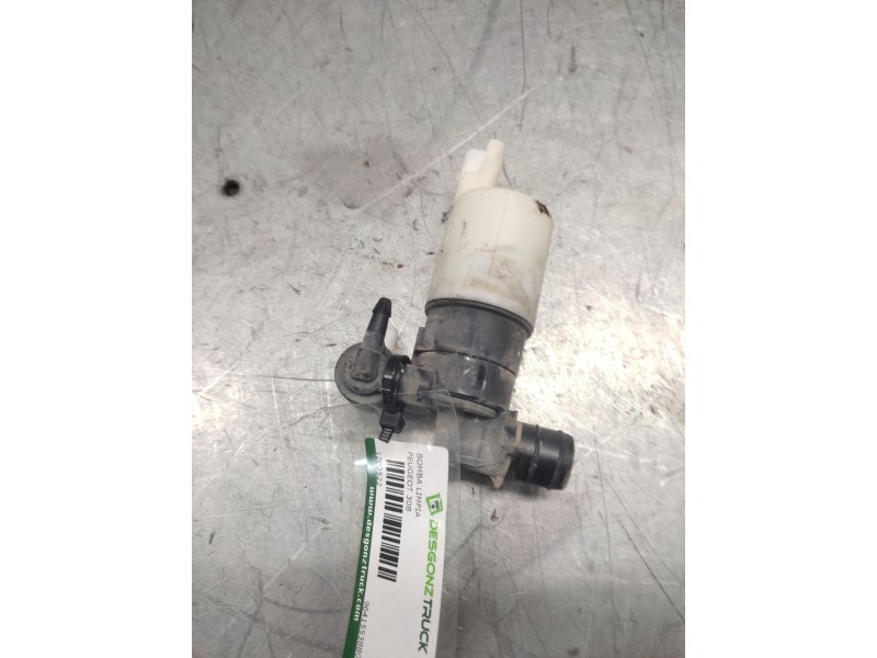 Recambio de bomba limpia para peugeot 308 confort referencia OEM IAM 9641553880  2 PINS