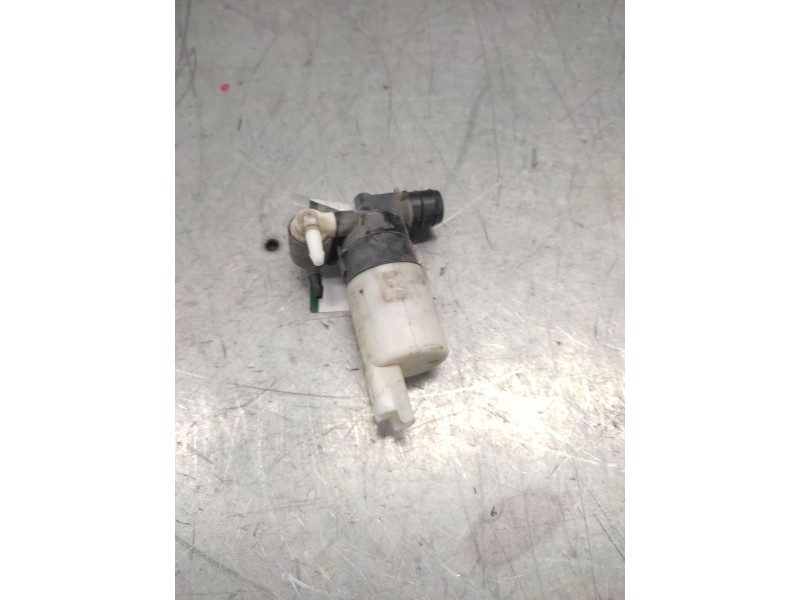 Recambio de bomba limpia para peugeot 308 confort referencia OEM IAM 9641553880  2 PINS