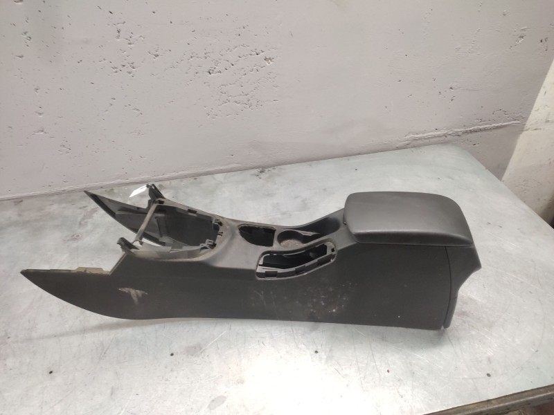 Recambio de apoyabrazos central para peugeot 308 confort referencia OEM IAM   