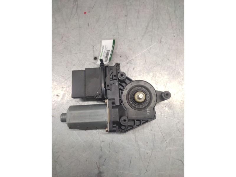 Recambio de motor elevalunas trasero izquierdo para volkswagen passat berlina (3b2) conceptline referencia OEM IAM 101439203  