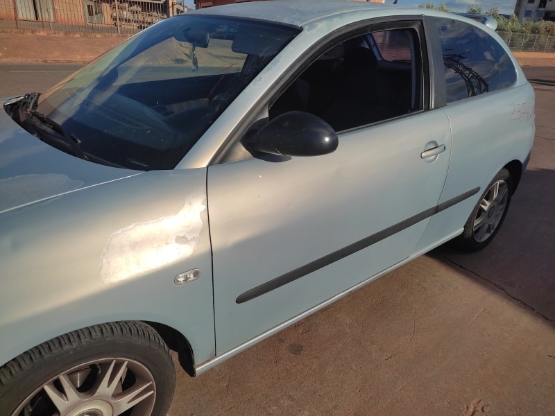 seat ibiza (6l1) del año 2002