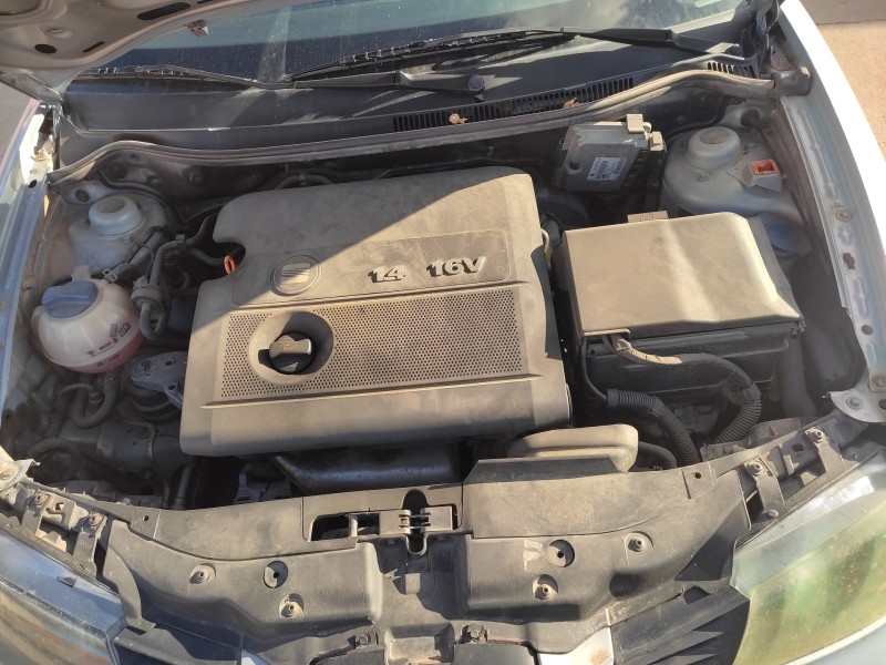 seat ibiza (6l1) del año 2002