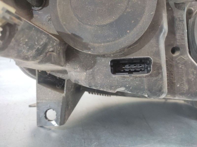 Recambio de faro izquierdo para renault scenic ii 1.9 dci diesel referencia OEM IAM   