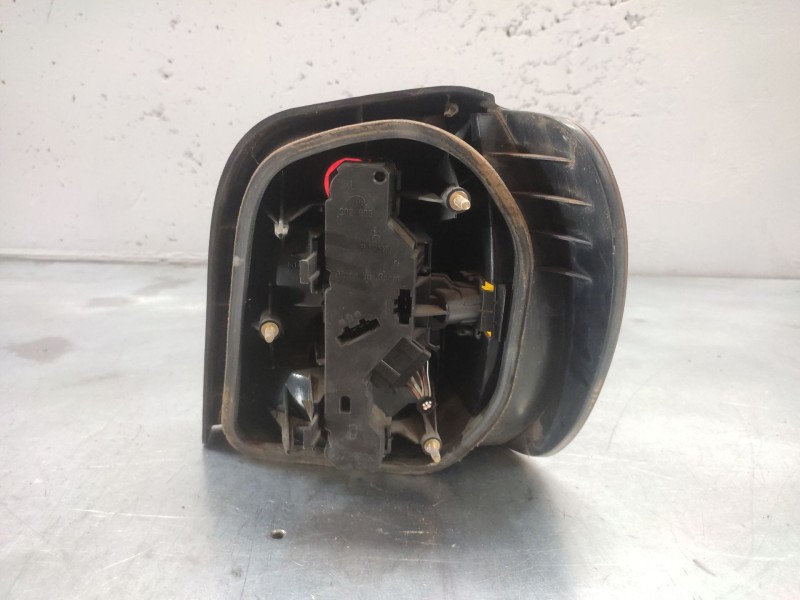 Recambio de piloto trasero izquierdo para volkswagen polo berlina (6n1) básico referencia OEM IAM   