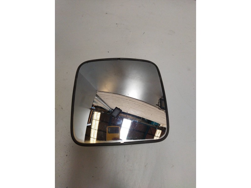 Recambio de retrovisor auxiliar para renault midlum 7.2 diesel referencia OEM IAM 7421276373  
