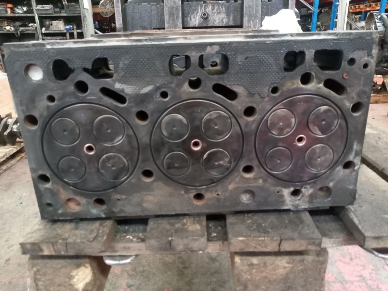 Recambio de culata para pegaso trucks serie 1200 1234 referencia OEM IAM   