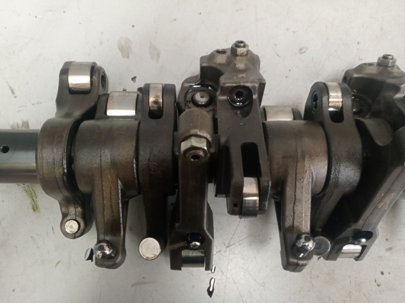 Recambio de eje balancines para renault serie t 12.8 diesel referencia OEM IAM 7421406640 7421822125 7421637266