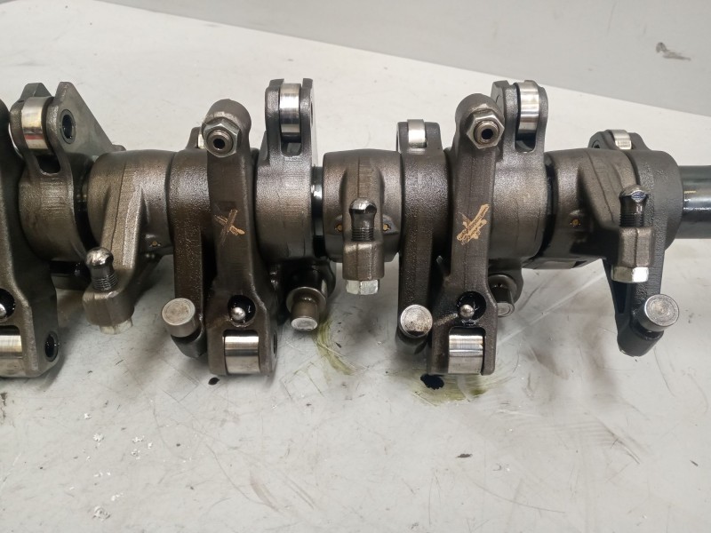 Recambio de eje balancines para renault serie t 12.8 diesel referencia OEM IAM 7421406640 7421822125 7421637266