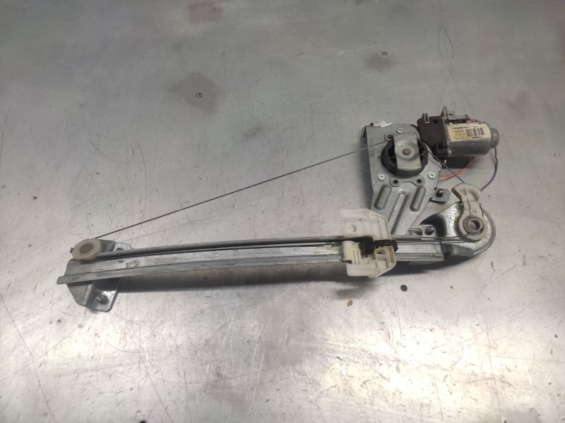 Recambio de elevalunas trasero derecho para peugeot 206 berlina 1.4 hdi referencia OEM IAM 400681  