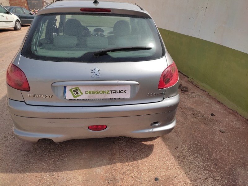 peugeot 206 berlina del año 2004