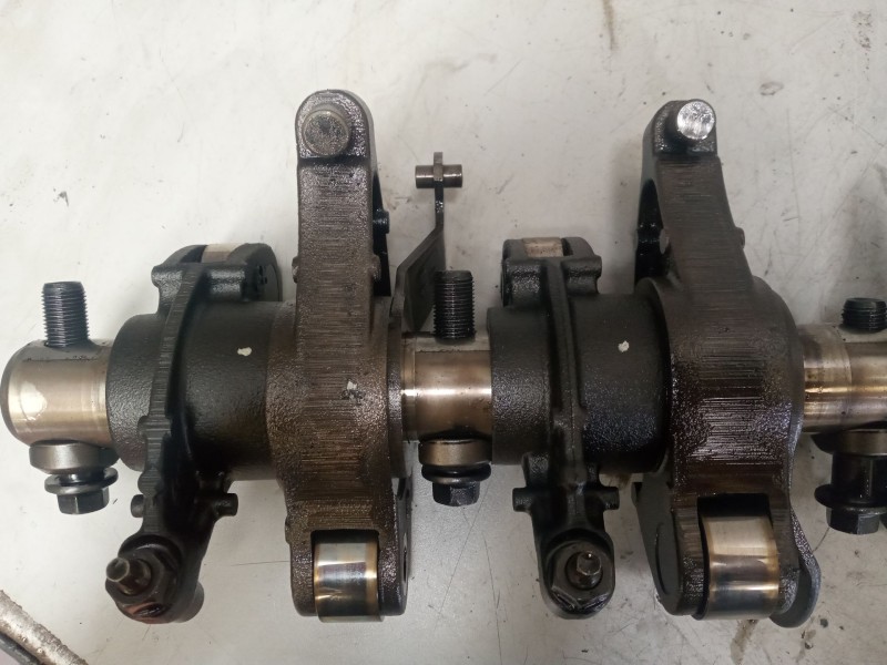 Recambio de eje balancines para iveco stralis (as) 11.1 diesel referencia OEM IAM 504372308 5801660756 5801660758